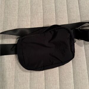Lululemon style belt bag